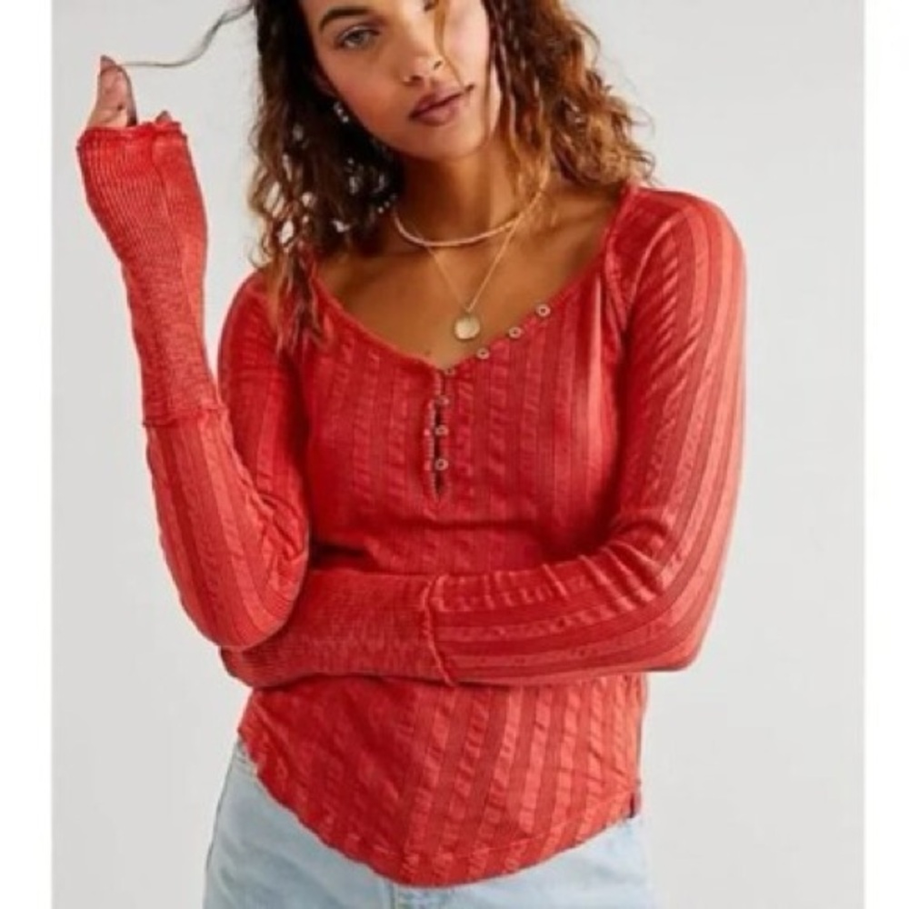 Free People We The Free Roll With It Ribbed Slim Thermal Henley Top XS Burgundy